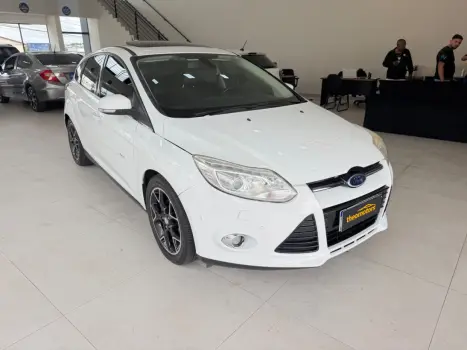 FORD Focus Hatch 2.0 16V 4P TITANIUM PLUS FLEX, Foto 2