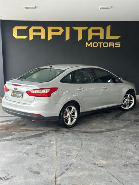 FORD Focus Hatch 2.0 16V 4P FLEX SE POWERSHIFT AUTOM�TICO, Foto 4