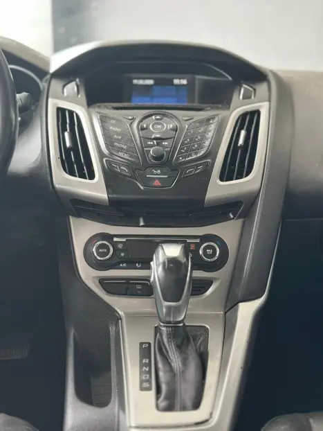 FORD Focus Hatch 2.0 16V 4P FLEX SE POWERSHIFT AUTOM�TICO, Foto 11