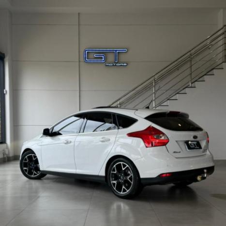 FORD Focus Hatch 2.0 16V 4P TITANIUM PLUS FLEX, Foto 2