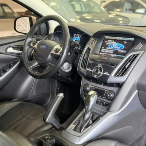 FORD Focus Hatch 2.0 16V 4P TITANIUM PLUS FLEX, Foto 4