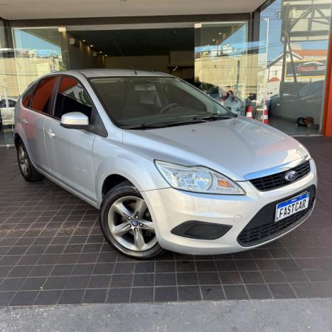 FORD Focus Hatch 2.0 16V 4P GLX, Foto 1