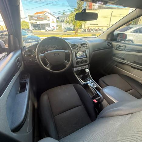 FORD Focus Hatch 2.0 16V 4P GLX, Foto 12
