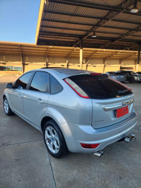 FORD Focus Hatch 2.0 16V 4P FLEX TITANIUM AUTOM�TICO, Foto 2