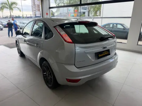 FORD Focus Hatch 2.0 16V 4P GLX, Foto 5