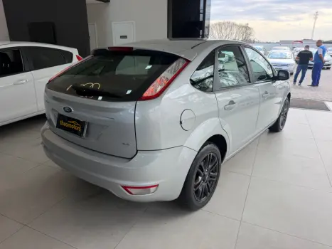 FORD Focus Hatch 2.0 16V 4P GLX, Foto 6