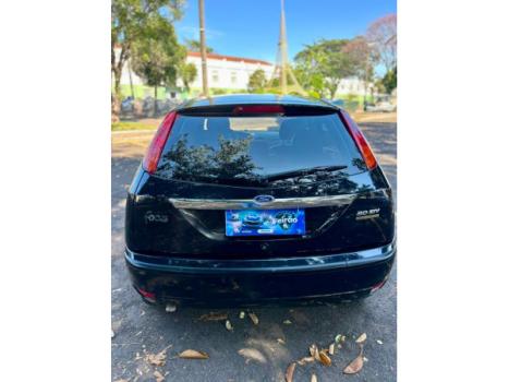 FORD Focus Hatch 2.0 16V 4P GHIA AUTOM�TICO, Foto 6