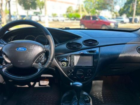 FORD Focus Hatch 2.0 16V 4P GHIA AUTOM�TICO, Foto 7