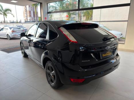 FORD Focus Hatch 2.0 16V 4P GLX, Foto 6
