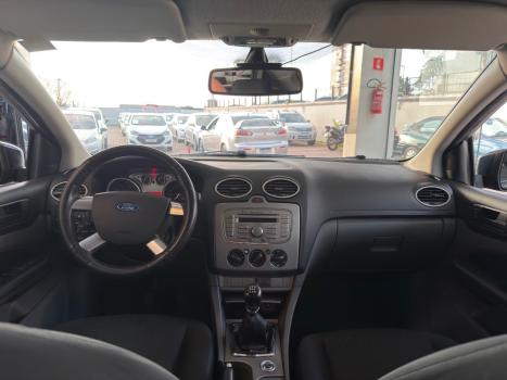 FORD Focus Hatch 2.0 16V 4P GLX, Foto 8