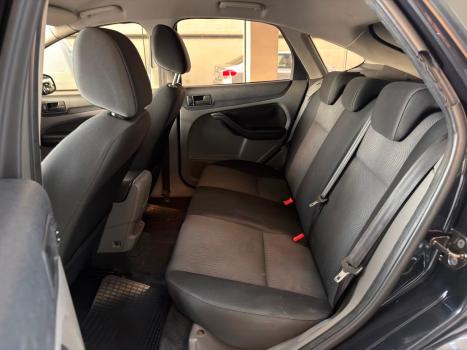 FORD Focus Hatch 2.0 16V 4P GLX, Foto 10