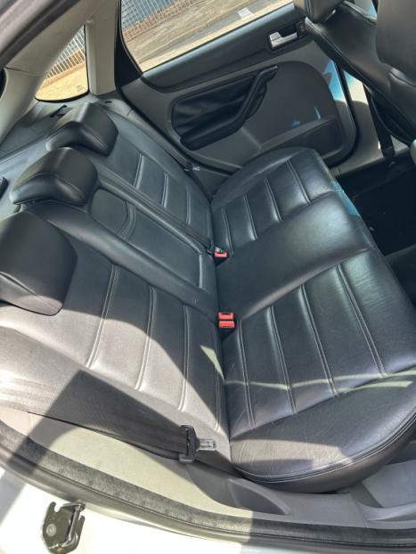 FORD Focus Hatch 2.0 16V 4P GLX AUTOM�TICO, Foto 8