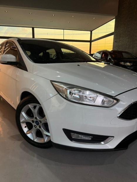 FORD Focus Sedan 1.6 S 16V 4P FLEX, Foto 4