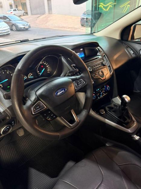 FORD Focus Sedan 1.6 S 16V 4P FLEX, Foto 13