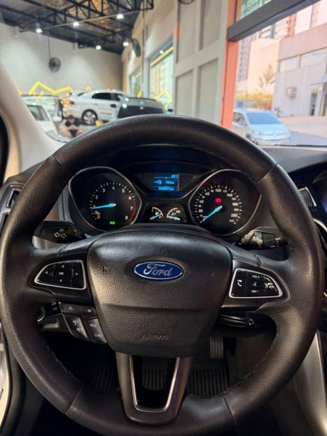FORD Focus Sedan 1.6 S 16V 4P FLEX, Foto 14