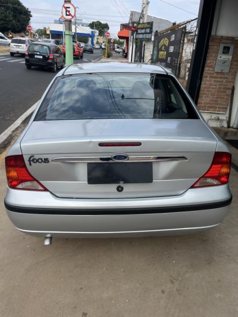 FORD Focus Sedan 1.6 4P, Foto 3