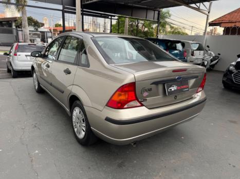 FORD Focus Sedan 1.6 4P GLX, Foto 2