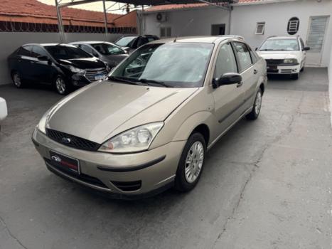 FORD Focus Sedan 1.6 4P GLX, Foto 3