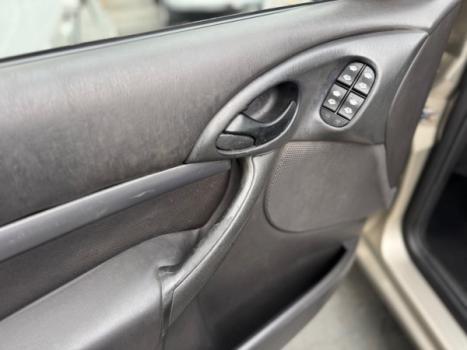FORD Focus Sedan 1.6 4P GLX, Foto 11