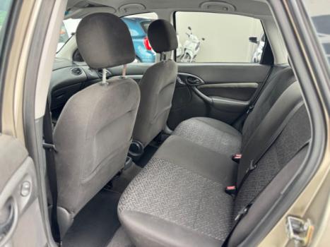 FORD Focus Sedan 1.6 4P GLX, Foto 12