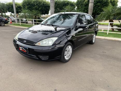 FORD Focus Sedan 1.6 4P GLX, Foto 1