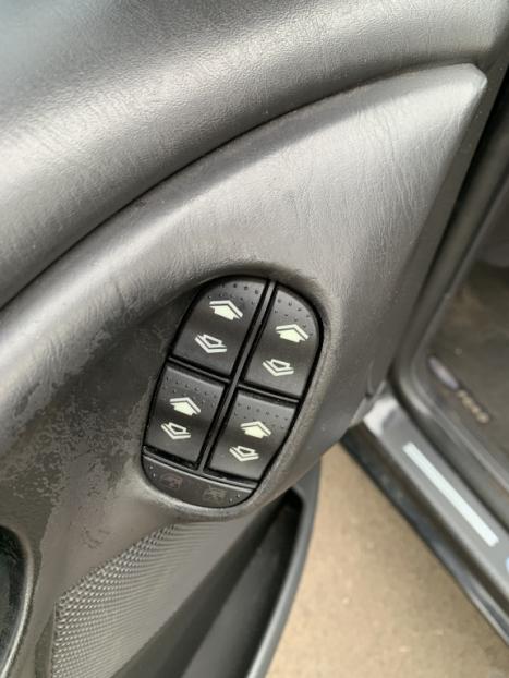 FORD Focus Sedan 1.6 4P GLX, Foto 3