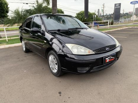 FORD Focus Sedan 1.6 4P GLX, Foto 4