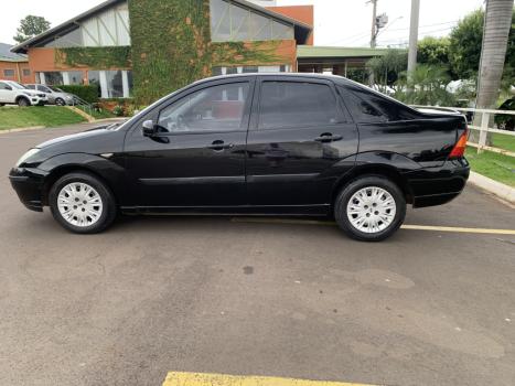 FORD Focus Sedan 1.6 4P GLX, Foto 9