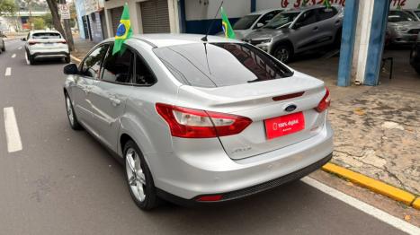 FORD Focus Sedan 2.0 16V 4P FLEX SE PLUS FASTBACK POWERSHIFT AUTOM�TICO, Foto 3