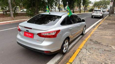 FORD Focus Sedan 2.0 16V 4P FLEX SE PLUS FASTBACK POWERSHIFT AUTOM�TICO, Foto 9
