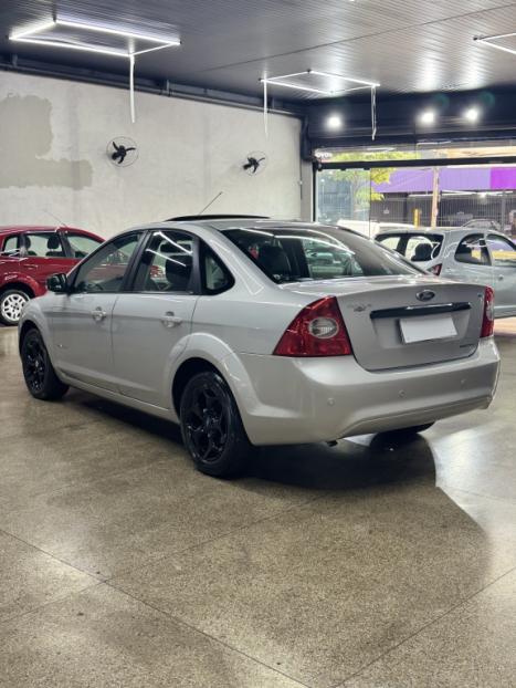 FORD Focus Sedan 2.0 16V 4P FLEX TITANIUM AUTOM�TICO, Foto 12