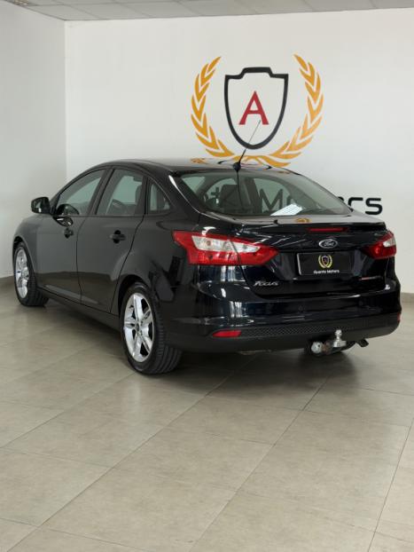 FORD Focus Sedan 2.0 16V 4P FLEX SE FASTBACK POWERSHIFT AUTOM�TICO, Foto 6