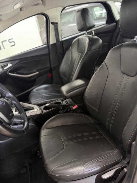 FORD Focus Sedan 2.0 16V 4P FLEX SE FASTBACK POWERSHIFT AUTOM�TICO, Foto 10