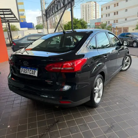 FORD Focus Sedan 2.0 16V 4P FLEX SE FASTBACK POWERSHIFT AUTOM�TICO, Foto 5