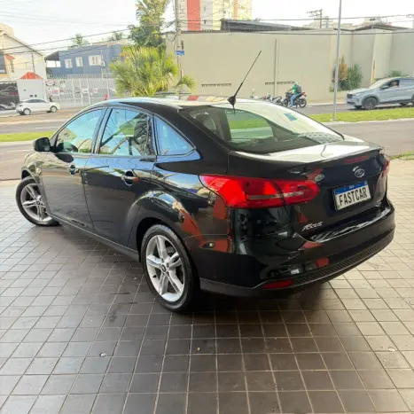 FORD Focus Sedan 2.0 16V 4P FLEX SE FASTBACK POWERSHIFT AUTOM�TICO, Foto 6