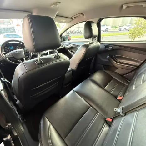 FORD Focus Sedan 2.0 16V 4P FLEX SE FASTBACK POWERSHIFT AUTOM�TICO, Foto 10