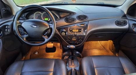 FORD Focus Sedan 2.0 16V 4P GHIA, Foto 6