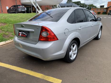 FORD Focus Sedan 2.0 16V 4P GLX AUTOM�TICO, Foto 2