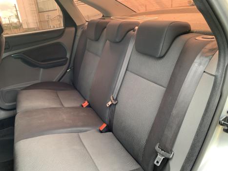 FORD Focus Sedan 2.0 16V 4P GLX AUTOM�TICO, Foto 5