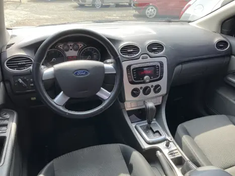 FORD Focus Sedan 2.0 16V 4P GLX AUTOM�TICO, Foto 4