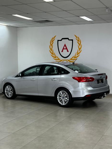 FORD Focus Sedan 2.0 16V 4P FLEX SE FASTBACK POWERSHIFT AUTOM�TICO, Foto 6