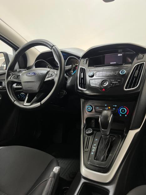 FORD Focus Sedan 2.0 16V 4P FLEX SE FASTBACK POWERSHIFT AUTOM�TICO, Foto 10