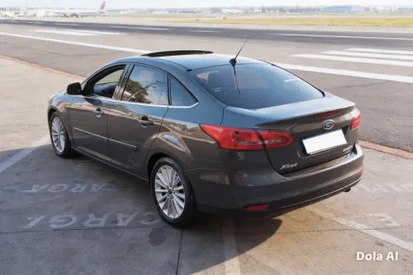 FORD Focus Sedan 2.0 16V 4P FLEX TITANIUM FASTBACK POWERSHIFT AUTOM�TICO, Foto 4