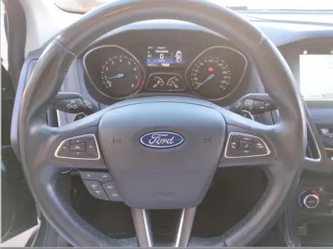 FORD Focus Sedan 2.0 16V 4P FLEX TITANIUM FASTBACK POWERSHIFT AUTOM�TICO, Foto 5