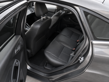 FORD Focus Sedan 2.0 16V 4P FLEX TITANIUM FASTBACK POWERSHIFT AUTOM�TICO, Foto 7