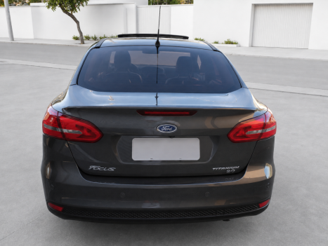 FORD Focus Sedan 2.0 16V 4P FLEX TITANIUM FASTBACK POWERSHIFT AUTOM�TICO, Foto 9
