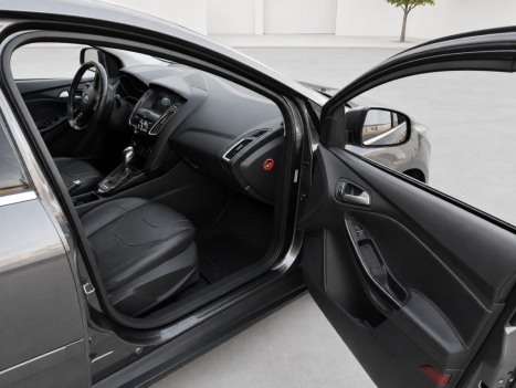 FORD Focus Sedan 2.0 16V 4P FLEX TITANIUM FASTBACK POWERSHIFT AUTOM�TICO, Foto 10