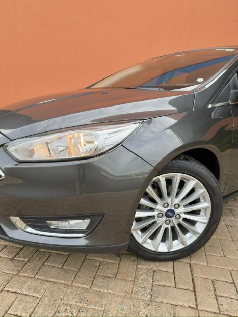 FORD Focus Sedan 2.0 16V 4P FLEX TITANIUM PLUS POWERSHIFT AUTOM�TICO, Foto 2