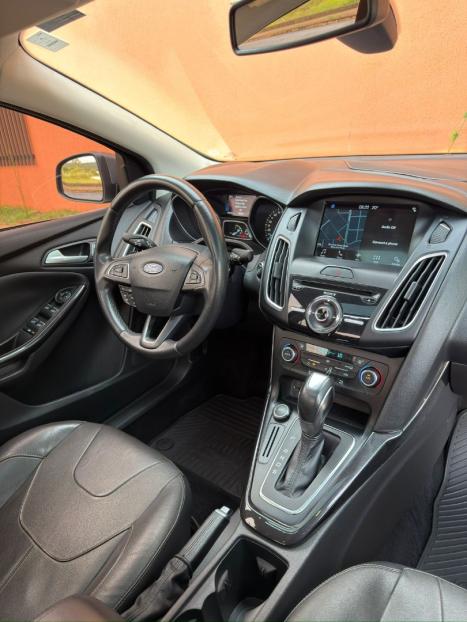 FORD Focus Sedan 2.0 16V 4P FLEX TITANIUM PLUS POWERSHIFT AUTOM�TICO, Foto 15
