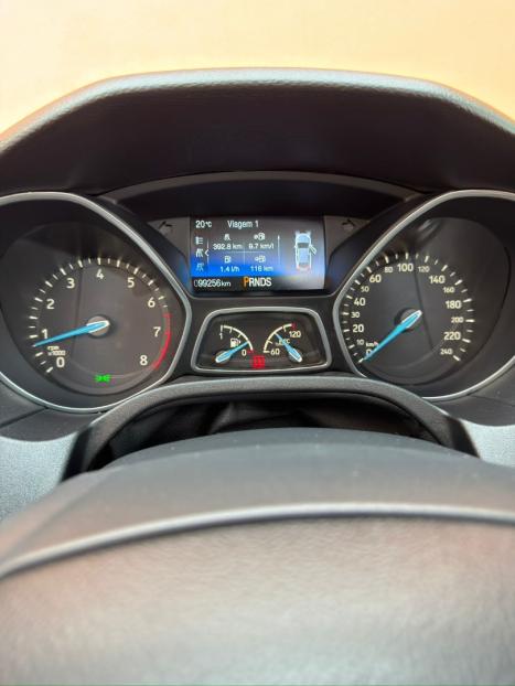 FORD Focus Sedan 2.0 16V 4P FLEX TITANIUM PLUS POWERSHIFT AUTOM�TICO, Foto 16